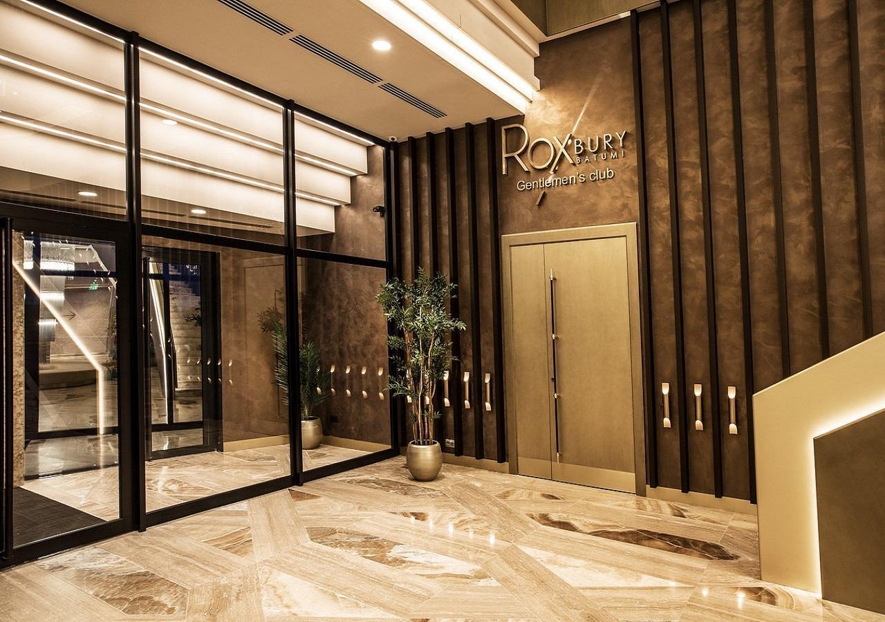 Euphoria Batumi Convention & Casino Hotel Exterior foto Roxbury Hall