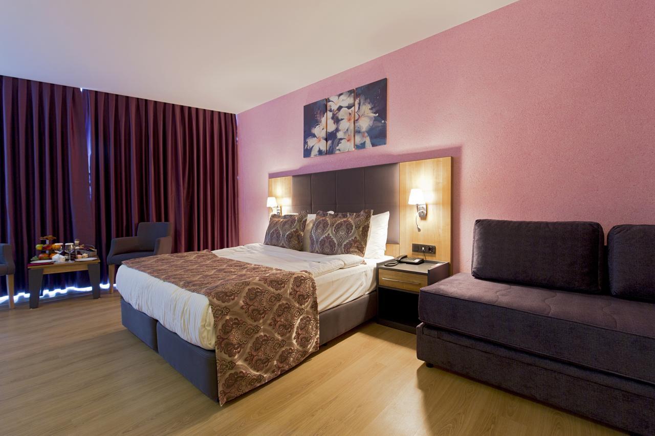 Euphoria Batumi Convention & Casino Hotel Exterior foto