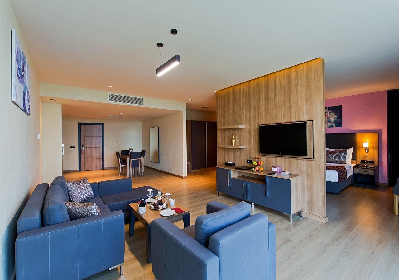 Euphoria Batumi Convention & Casino Hotel Exterior foto Suite