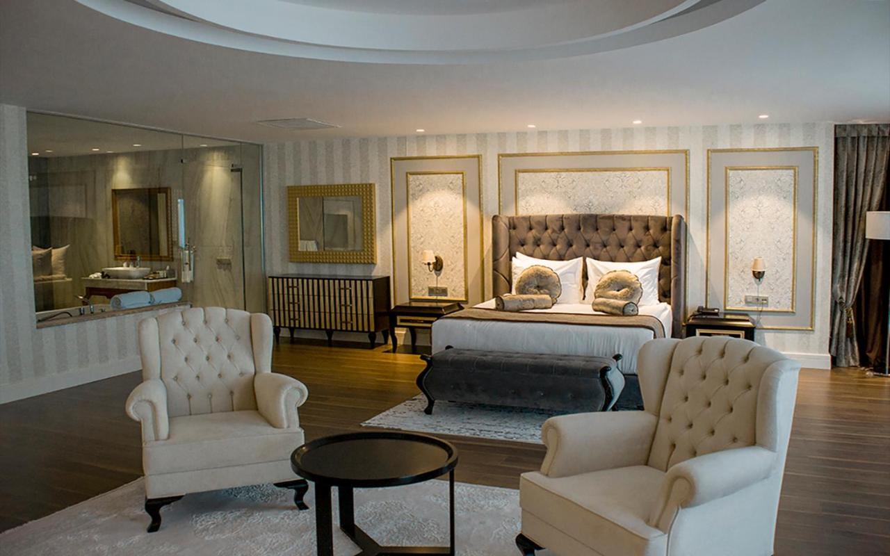 Euphoria Batumi Convention & Casino Hotel Exterior foto A suite at the Mandarin Oriental, Bangkok